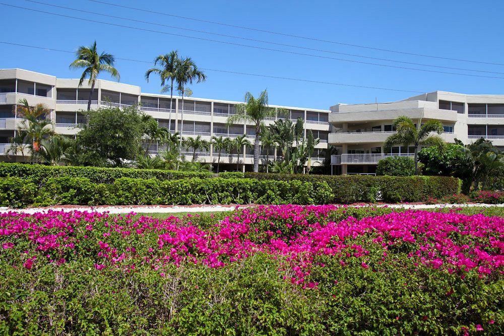 Marco Beach Vacation Suites Caxambas Kültér fotó