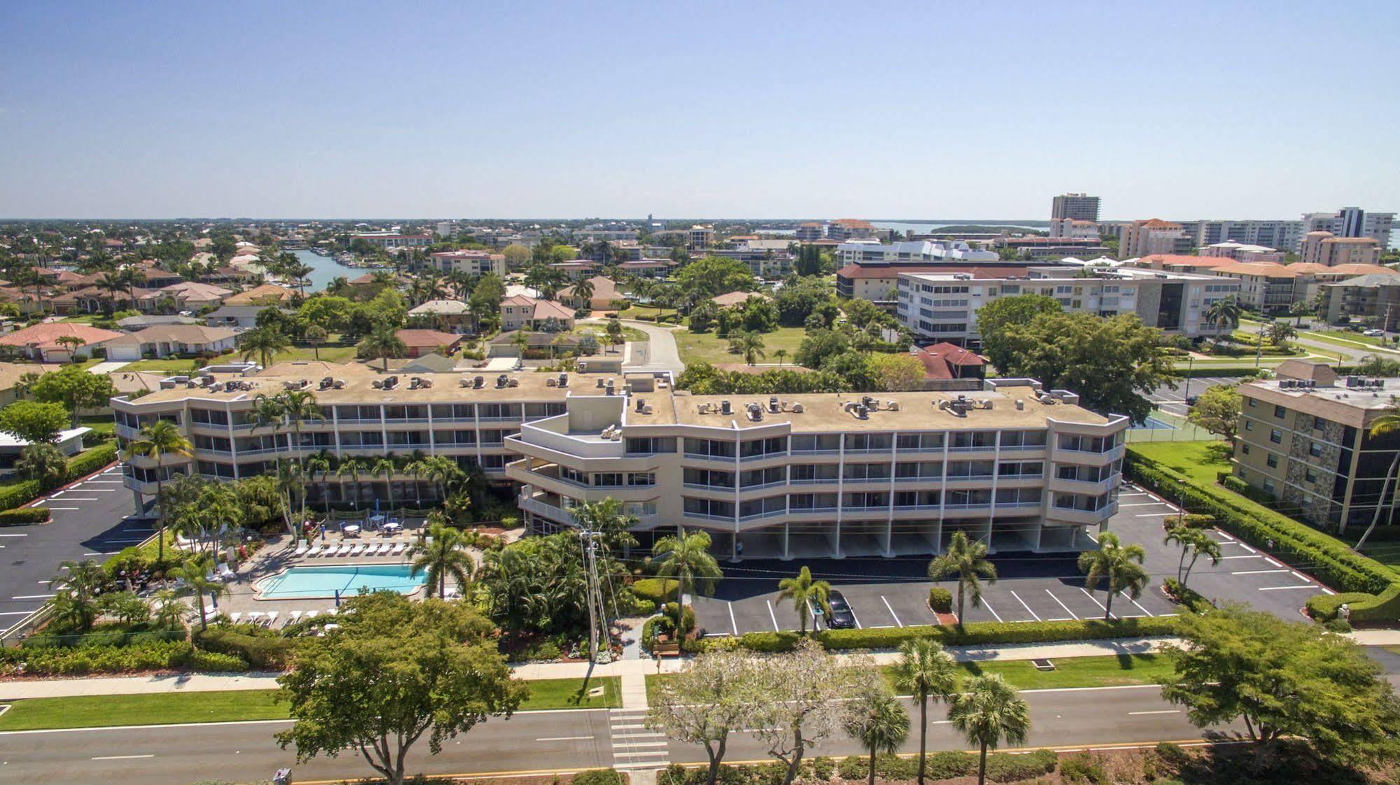 Marco Beach Vacation Suites Caxambas Kültér fotó